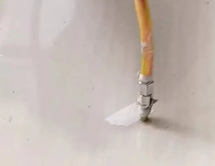 瀍河瓷砖空鼓维修公司专业解答在瓷砖铺贴过程中，如果使用的砂料过粗（如全部使用了粗砂），可能会导致以下问题