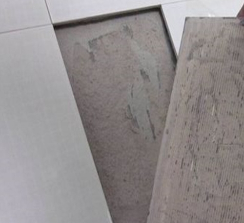瀍河瓷砖空鼓维修公司分享瓷砖铺贴时如果打浆（即涂抹在瓷砖背面和基层上的砂浆或瓷砖胶）过少，会带来以下问题